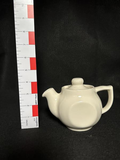 Picture of Ivory Tea Pot w/lid 10oz