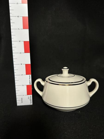 Picture of Ivory Sugar Bowl w/lid